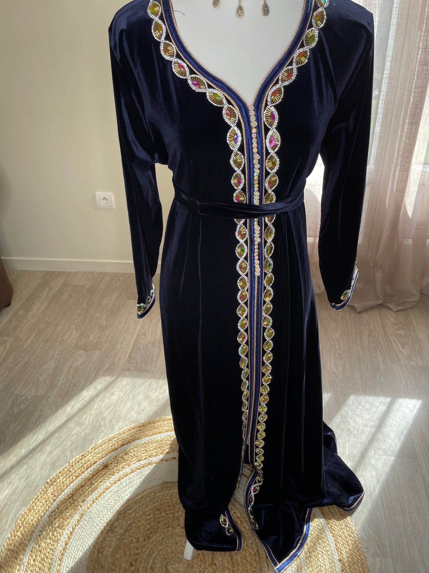 Caftan perlè en velours Nezha