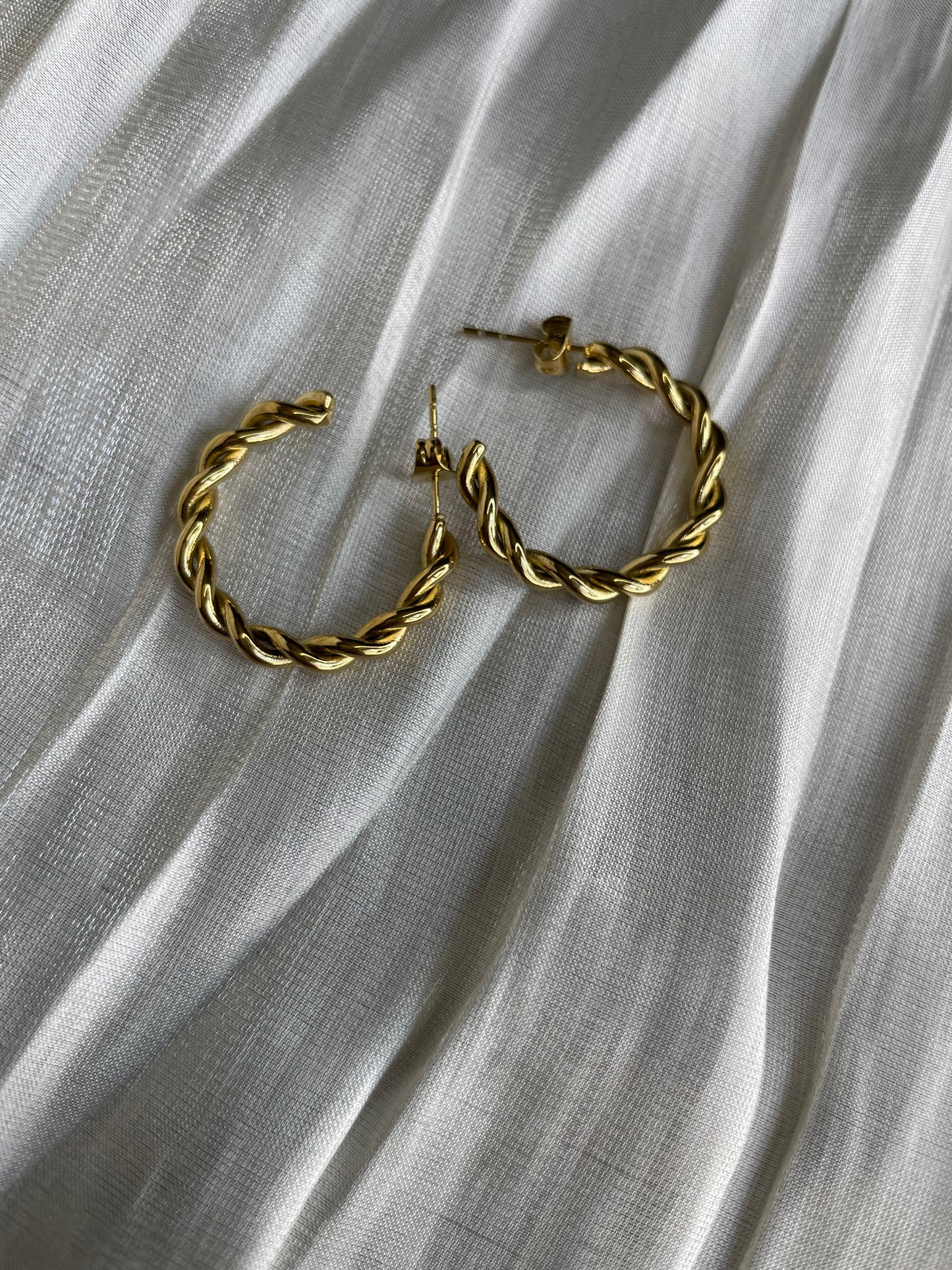 Boucles d'Oreilles Créoles Dorées Tressées